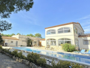 Villa family with large private swimming pool
